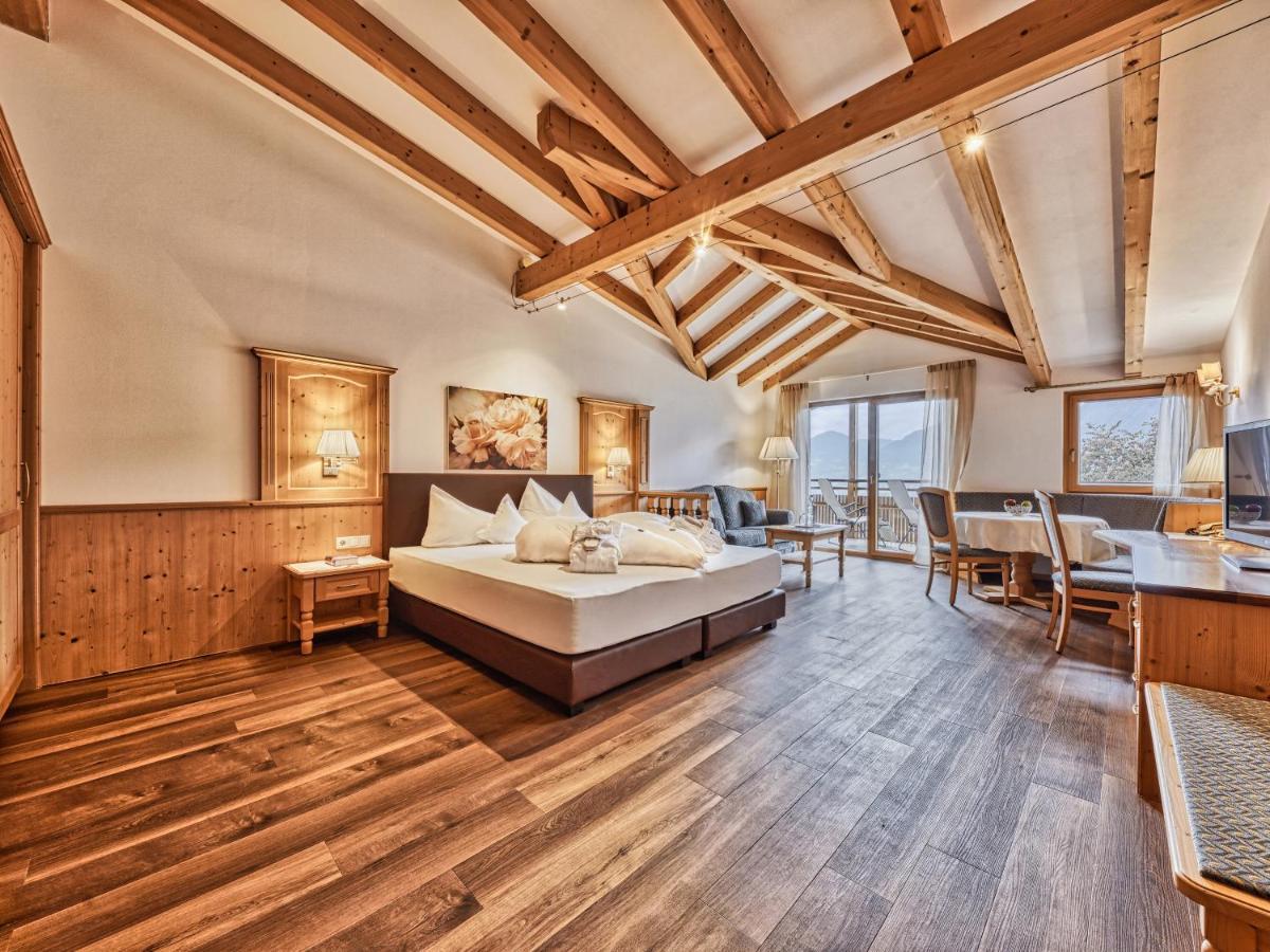 Hotel Traubenheim Tirolo Exteriör bild